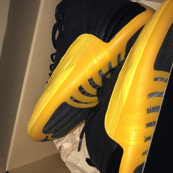 Sneakers - Picture 2 of 2